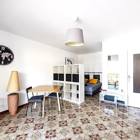 2 Personnes, Proche Et Commodites Apartamento